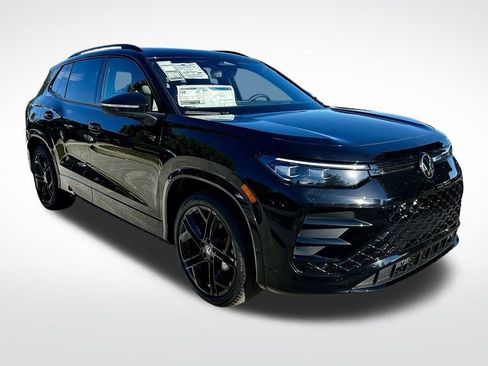 New 2026 Volkswagen Tiguan SE R-Line FWD image 3