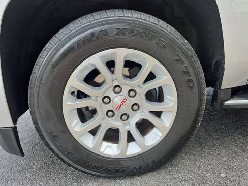 Used 2020 GMC Yukon XL SLT image 12