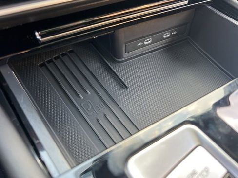 New 2026 Volkswagen Atlas Cross Sport SEL R-Line AWD/4WD image 15