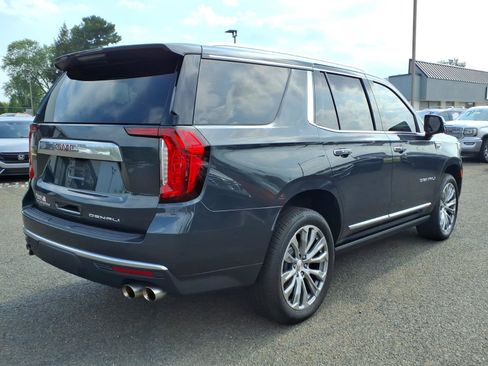 Used 2022 GMC Yukon Denali w/ Denali Premium Package AWD/4WD image 3