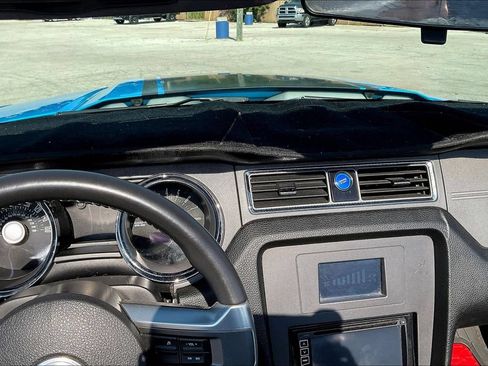 Used 2012 Ford Mustang Convertible RWD image 13
