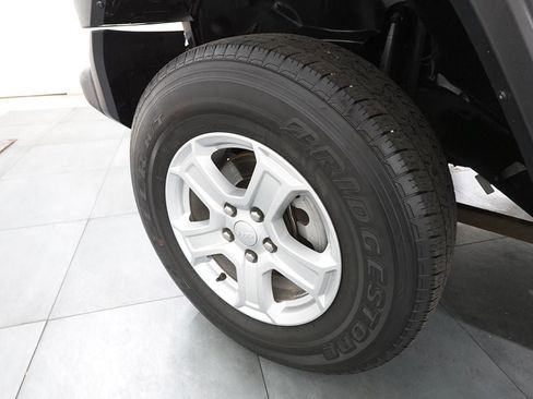 Used 2018 Jeep Wrangler Sport image 24