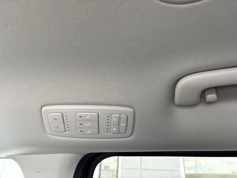 Certified 2024 Kia Carnival LX FWD image 31