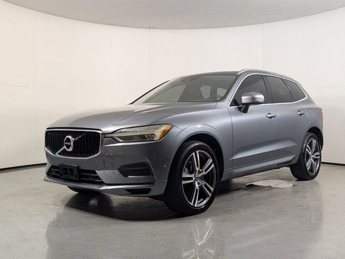 Used 2018 Volvo XC60 T6 Momentum w/ Convenience Package AWD/4WD image 3