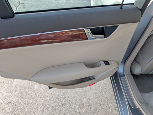 Used 2011 Mercedes-Benz C 300 Luxury image 13