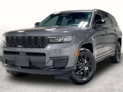 Used 2025 Jeep Grand Cherokee L Altitude AWD/4WD image 14