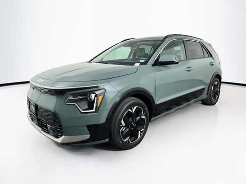 Used 2023 Kia Niro Wind w/ Wind Preserve Package FWD image 3