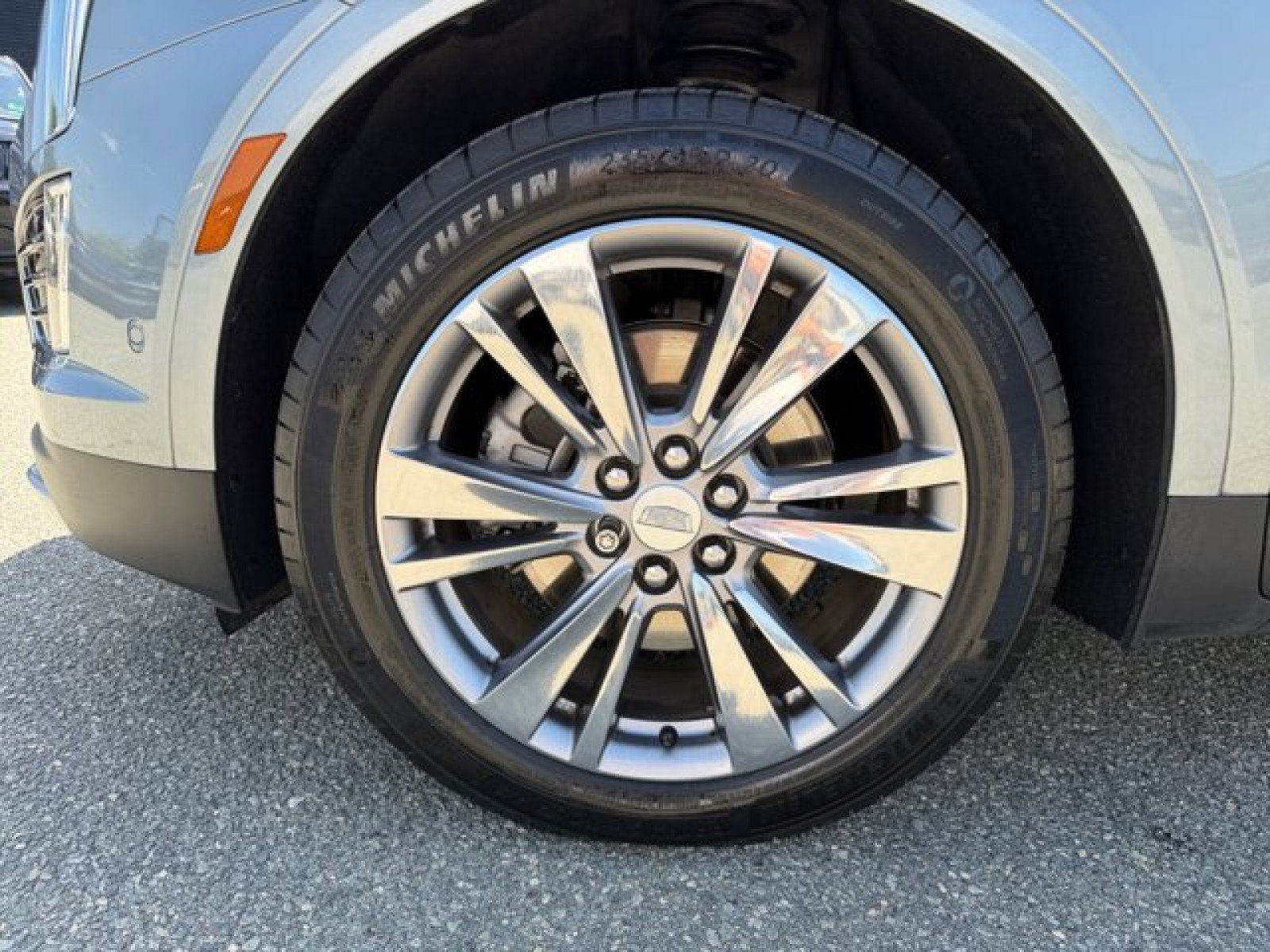 Used 2023 Cadillac XT5 Premium Luxury w/ Technology Package FWD image 9