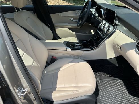Used 2019 Mercedes-Benz C 300 4MATIC Sedan image 27