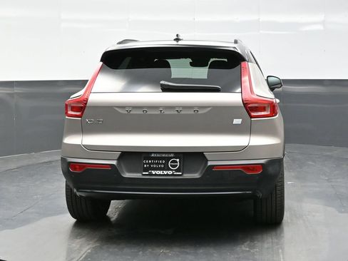 Used 2023 Volvo XC40 Recharge Ultimate image 6