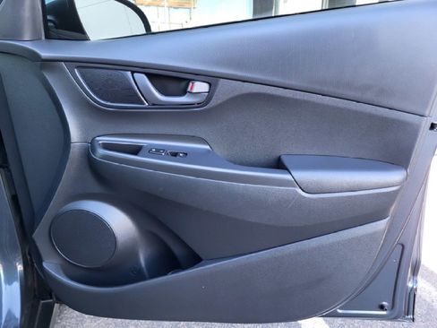 Used 2018 Hyundai Kona SE image 28