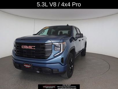 Used 2024 GMC Sierra 1500 Pro w/ Graphite Edition