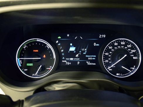 Used 2021 Toyota Sienna Limited image 32