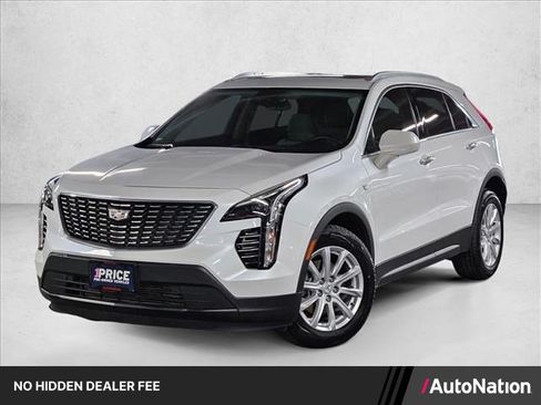 Used 2023 Cadillac XT4 Luxury w/ Cold Weather Package FWD image 1