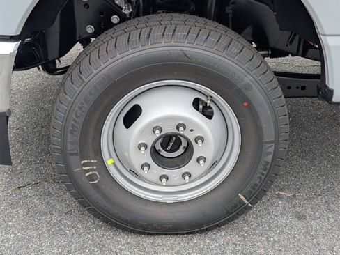 New 2026 Ford F350 4x4 Regular Cab DRW Super Duty image 12