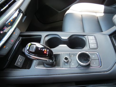 Certified 2024 Cadillac XT4 Premium Luxury image 17