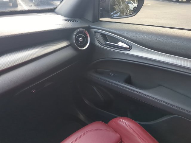 Used 2024 Alfa Romeo Stelvio Veloce AWD/4WD image 19