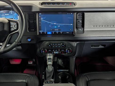 Used 2025 Ford Bronco Badlands AWD/4WD image 15