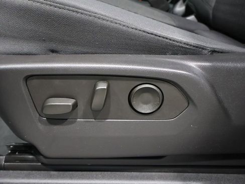 Used 2022 Chevrolet Silverado 1500 Custom image 13