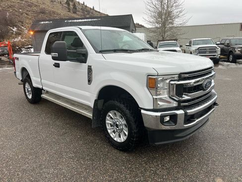 Used 2021 Ford F350 XLT w/ Camper Package AWD/4WD image 8