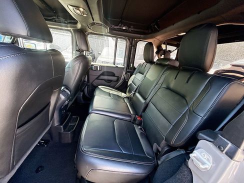 Used 2021 Jeep Wrangler Unlimited Sahara image 27