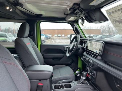 New 2025 Jeep Wrangler Rubicon AWD/4WD image 28