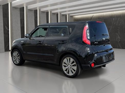 Used 2015 Kia Soul ! FWD image 4