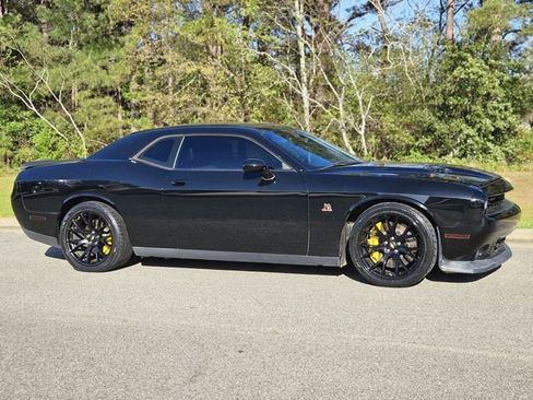 Used 2017 Dodge Challenger R/T Scat Pack w/ Dynamics Package image 3