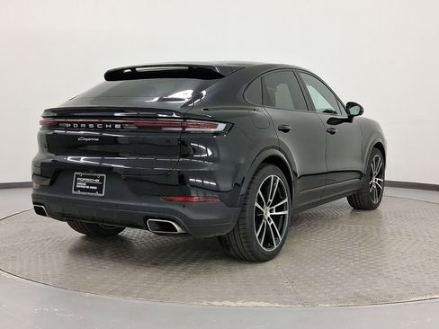 Certified 2024 Porsche Cayenne Coupe AWD/4WD image 10