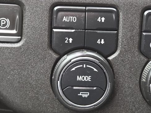 Used 2024 Chevrolet Silverado 3500 LT w/ Convenience Package AWD/4WD image 26