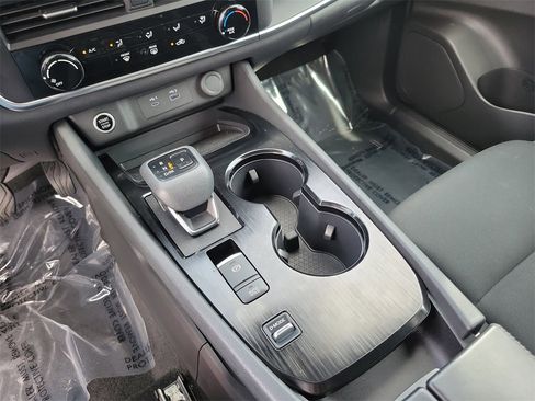 Certified 2023 Nissan Rogue S image 17