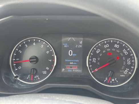 Used 2021 Toyota RAV4 LE FWD image 31