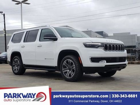 Used 2023 Jeep Wagoneer 4WD w/ Premium Group I image 1