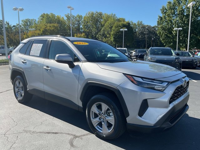 Used 2025 Toyota RAV4 XLE AWD/4WD image 5