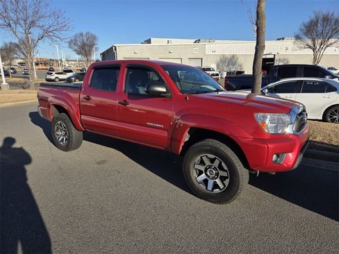 Used 2014 Toyota Tacoma PreRunner w/ SR5 Package image 10