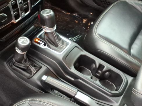 Used 2020 Jeep Wrangler Unlimited Sahara w/ Dual Top Group image 17