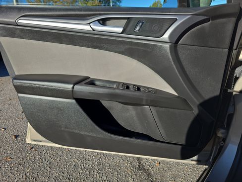 Used 2015 Ford Fusion S image 27