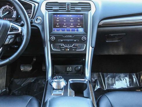 Used 2019 Ford Fusion SEL image 13