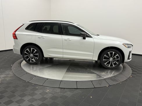 Certified 2023 Volvo XC60 B5 Plus w/ Climate Package AWD/4WD image 8