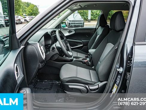 Used 2025 Kia Soul LX w/ LX Technology Package FWD image 20