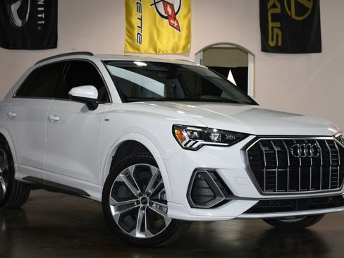 Used 2021 Audi Q3 2.0T Premium Plus w/ Premium Plus Package image 3