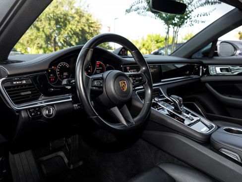Used 2021 Porsche Panamera image 27