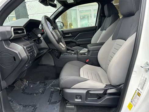 Used 2024 Toyota Tacoma TRD Off-Road image 49