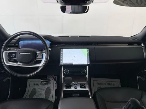 Used 2023 Land Rover Range Rover Long Wheelbase SE image 24