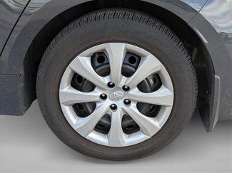 Used 2025 Toyota Corolla LE video 3