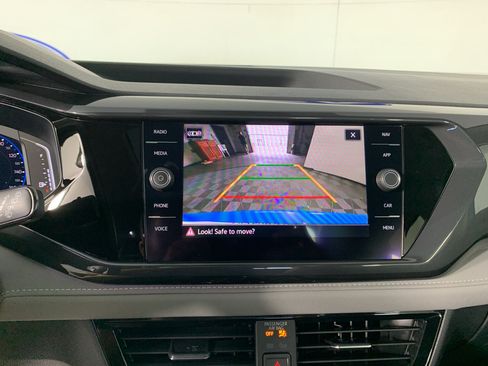 Used 2022 Volkswagen Taos SEL w/ Panoramic Sunroof Package FWD image 26