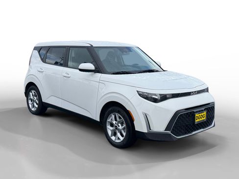 Used 2024 Kia Soul LX w/ Option Group 015 image 7