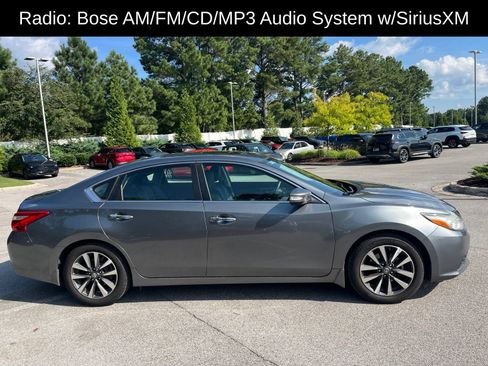 Used 2016 Nissan Altima 2.5 SL w/ Moonroof Package FWD image 3