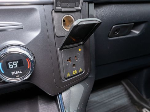 Used 2021 Ford F150 Lariat w/ Equipment Group 502A High image 28