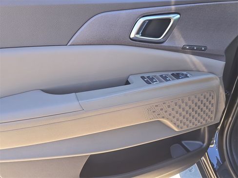 New 2026 Kia Carnival EX image 18